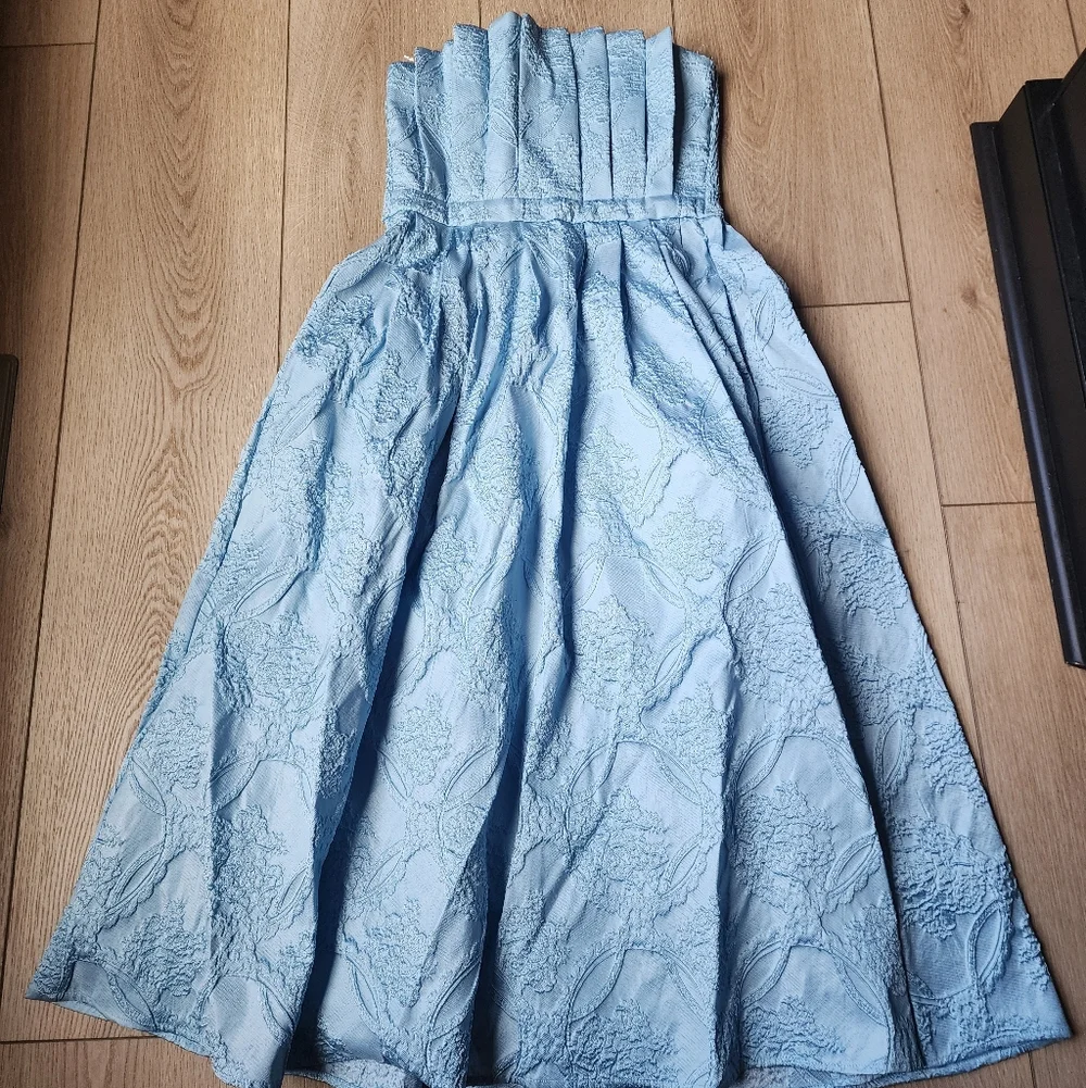 entro Strapless Powder Blue Textured Midi Ball Gown - Picture 4 of 5